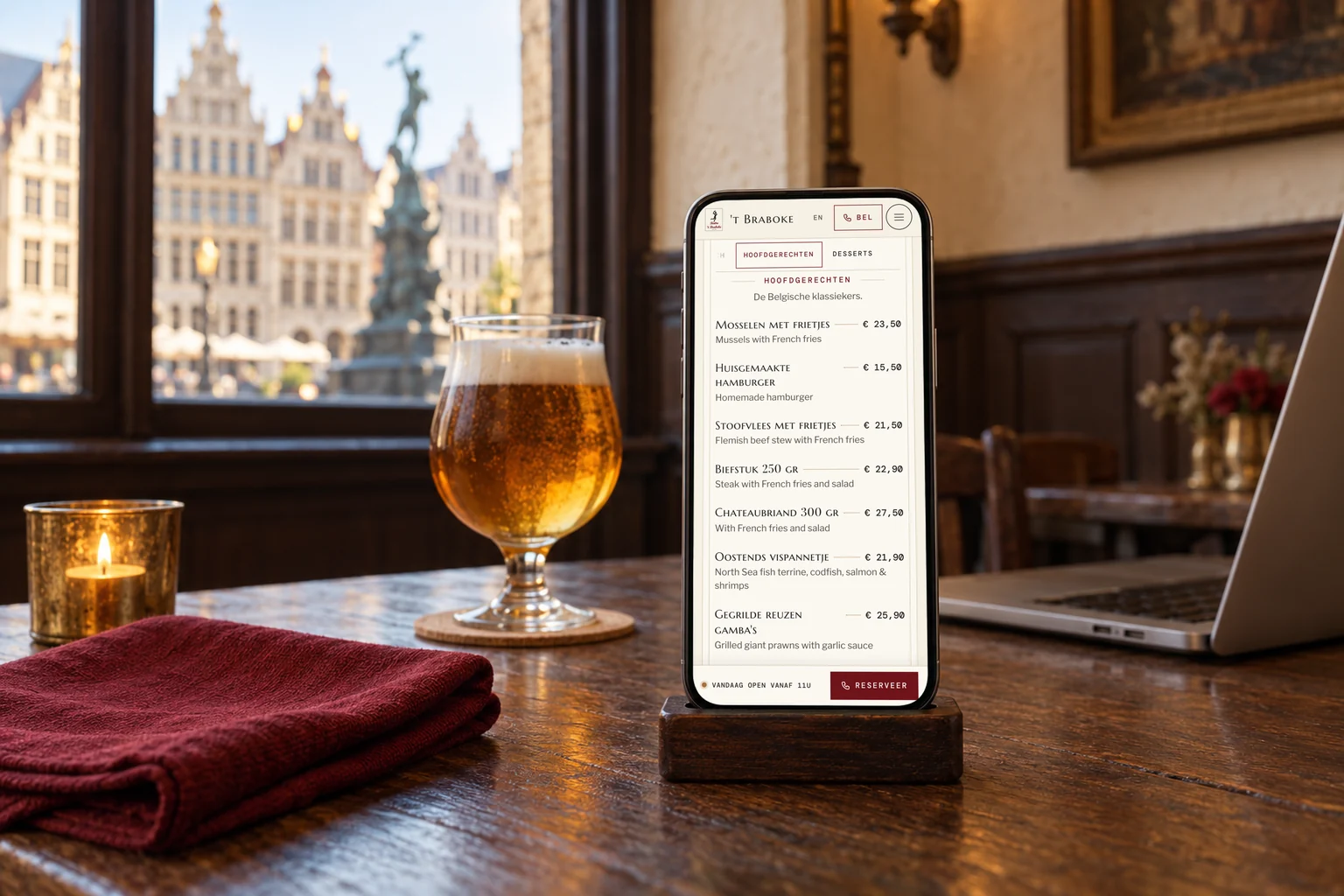 De kaart met prijzen op een telefoon.