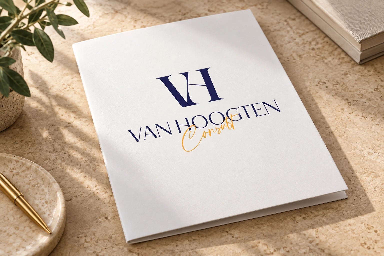 Het verticale logo op een presentatiemap.
